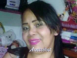 anettehot 1 chatte mouillée