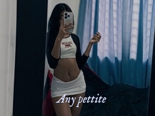 any_pettite 1 chatte mouillée