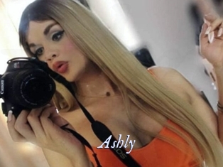 ashly 1 chatte mouillée