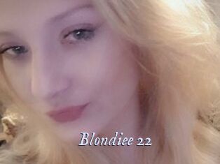 Blondiee_22