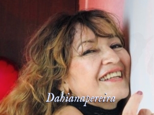 dahianapereira 1 chatte mouillée