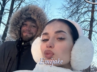 emijake 1 chatte mouillée
