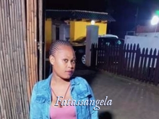 fatassangela 1 chatte mouillée