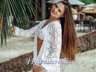 Hottreasurejulia