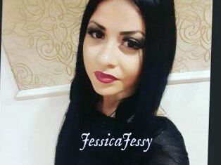 JessicaJessy 1 chatte mouillée