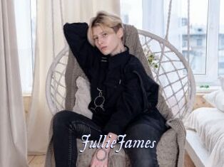 JullieJames 1 chatte mouillée