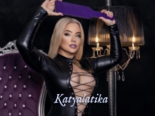 katyalatika 1 chatte mouillée