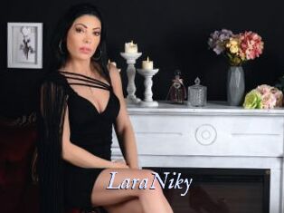 LaraNiky