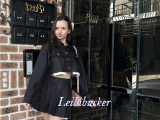 leilabucker 1 chatte mouillée