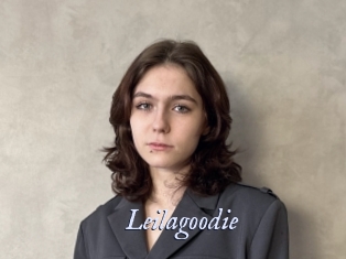 leilagoodie 1 chatte mouillée