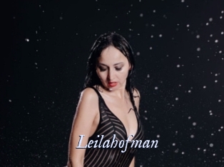 leilahofman 1 chatte mouillée