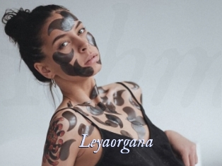 leyaorgana 1 chatte mouillée