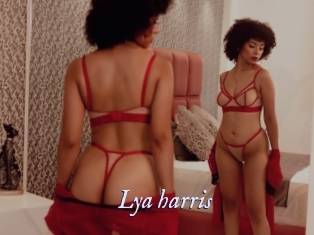 lya_harris 1 chatte mouillée