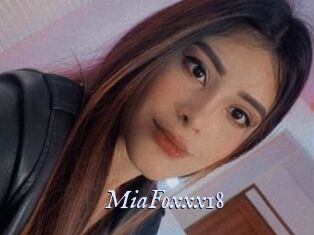 MiaFoxxx18