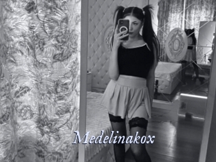 medelinakox 1 chatte mouillée