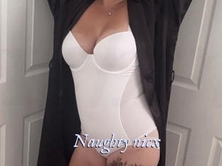 naughty_nicx 1 chatte mouillée