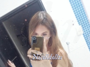 nicolldollts 1 chatte mouillée