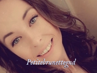 petitebrunettegnd 1 chatte mouillée