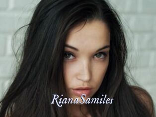 RianaSamiles 1 chatte mouillée