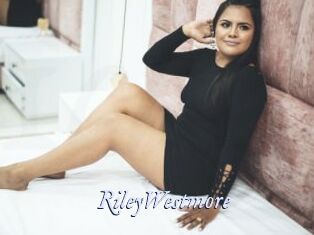 RileyWestmore 1 chatte mouillée