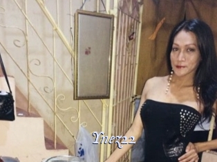 Ynez22 1 chatte mouillée